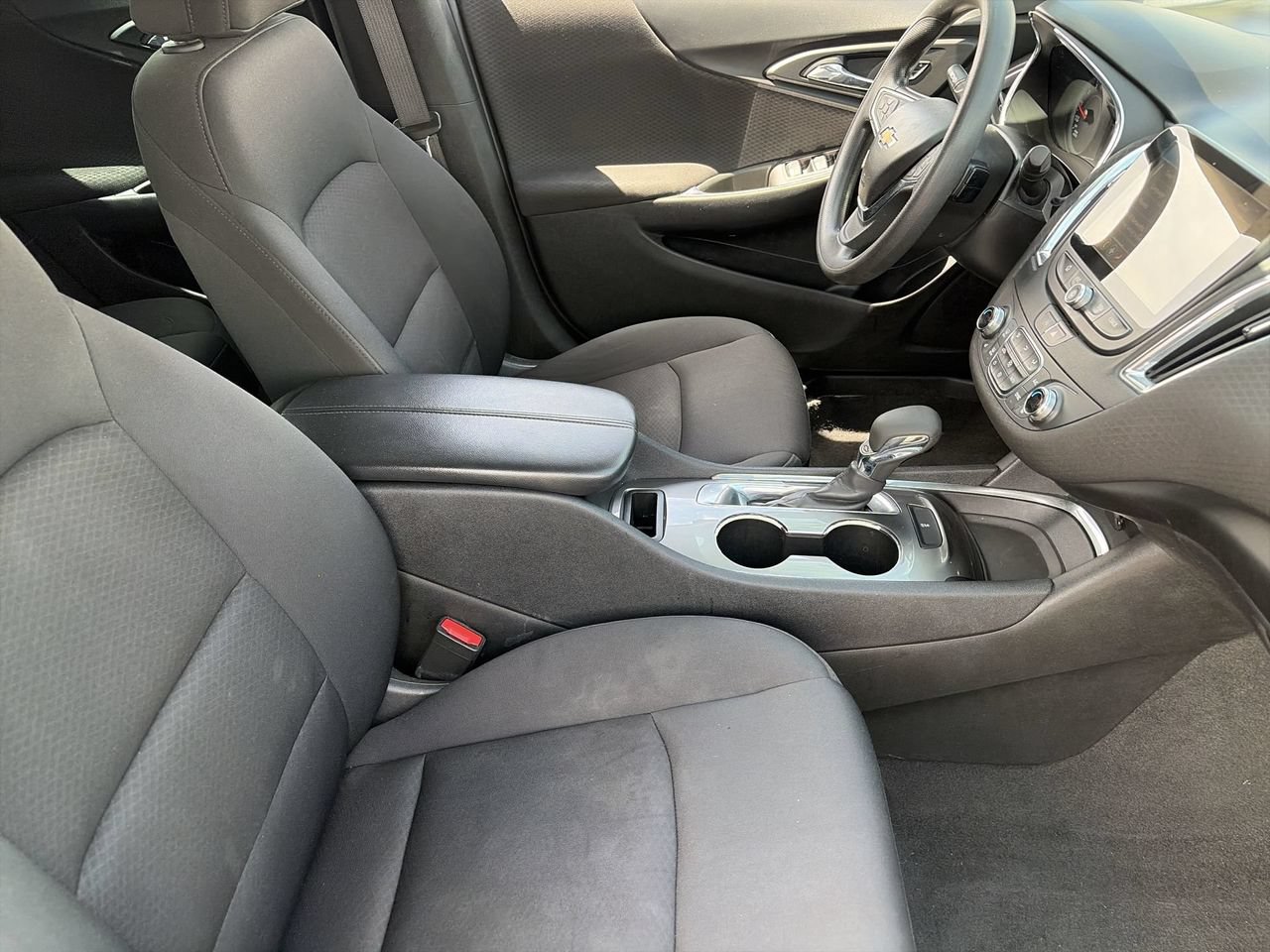 Used 2021 Chevrolet Malibu LT FWD image 11