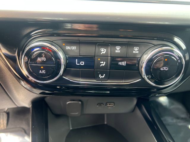 Certified 2025 Chevrolet Trax LT FWD image 22