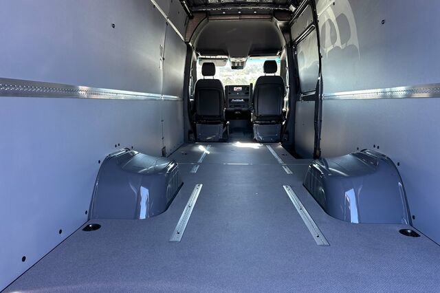 Used 2024 Mercedes-Benz Sprinter 3500 image 16