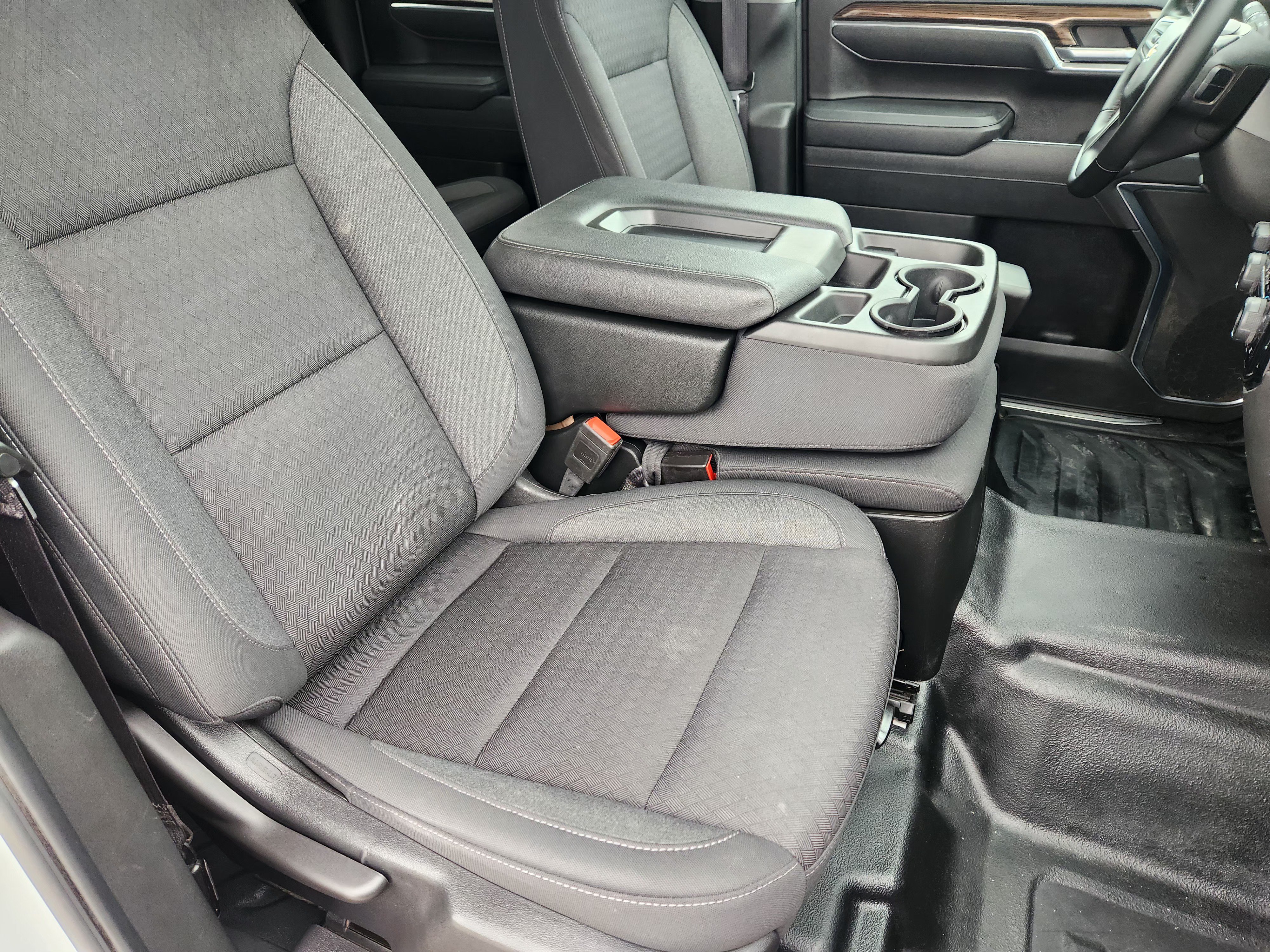 Used 2025 Chevrolet Silverado 1500 LT w/ Safety Package AWD/4WD image 15