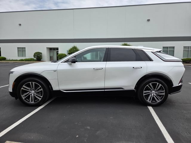 Used 2024 Cadillac Lyriq Luxury AWD/4WD image 11