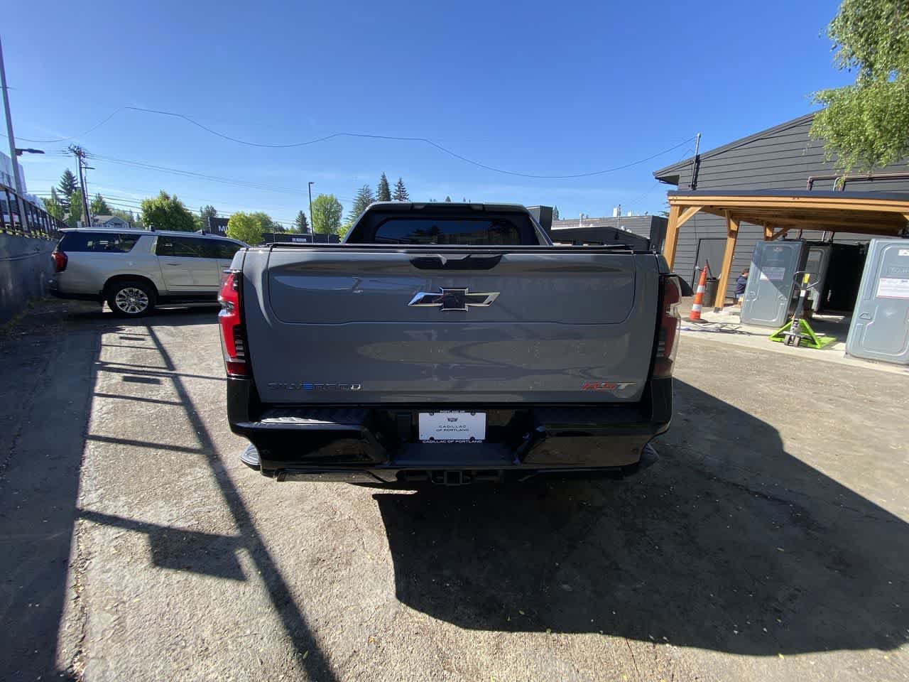 Used 2025 Chevrolet Silverado EV RST AWD/4WD image 5