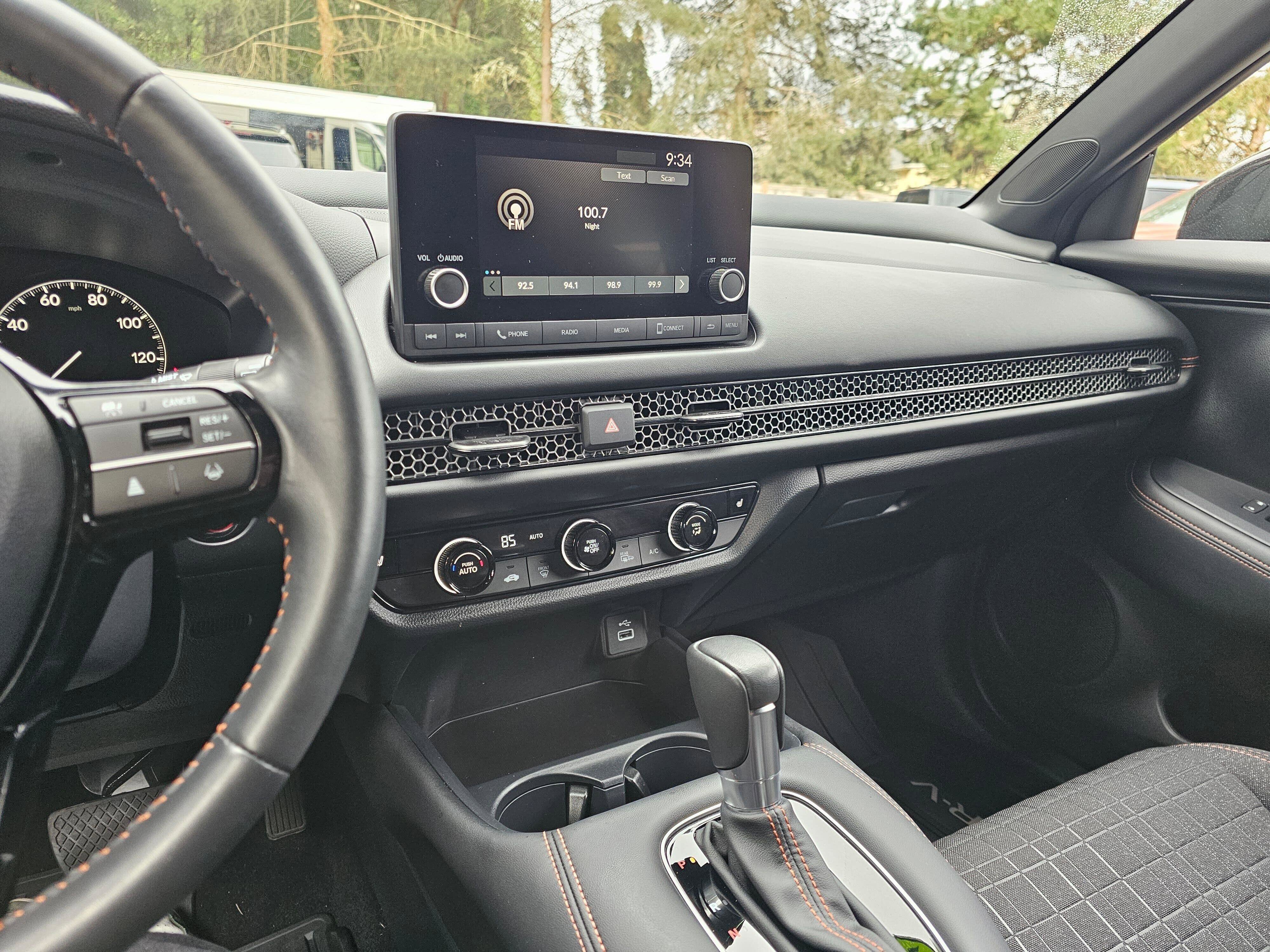 Certified 2025 Honda HR-V Sport image 30