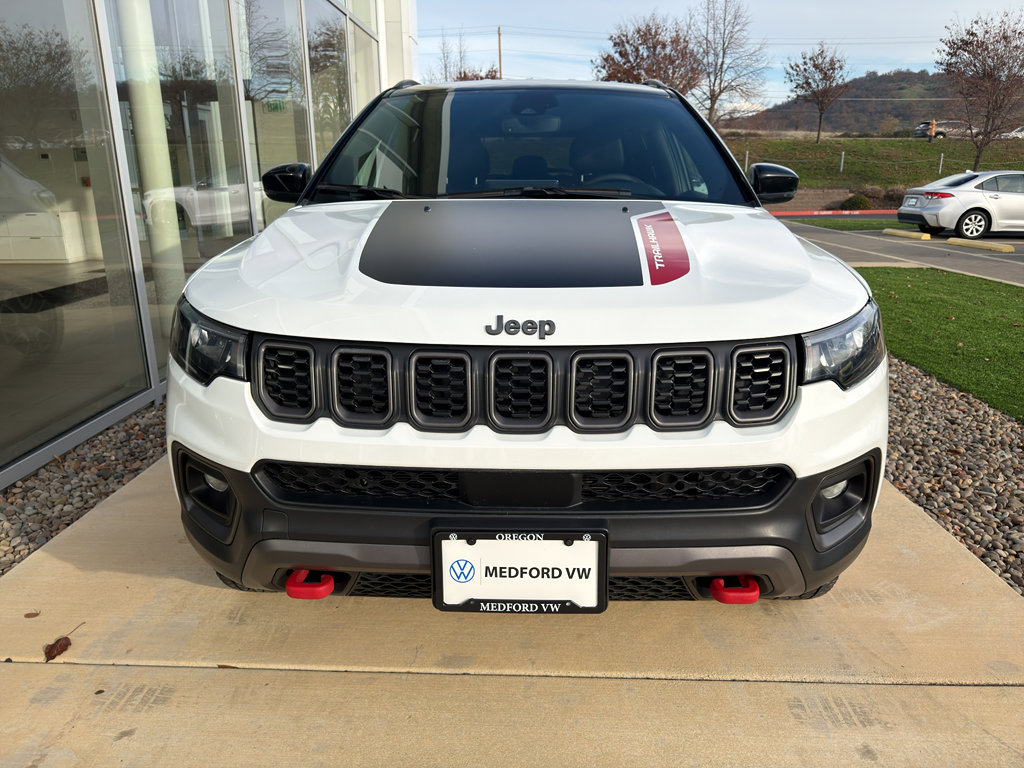 Used 2024 Jeep Compass Trailhawk image 3
