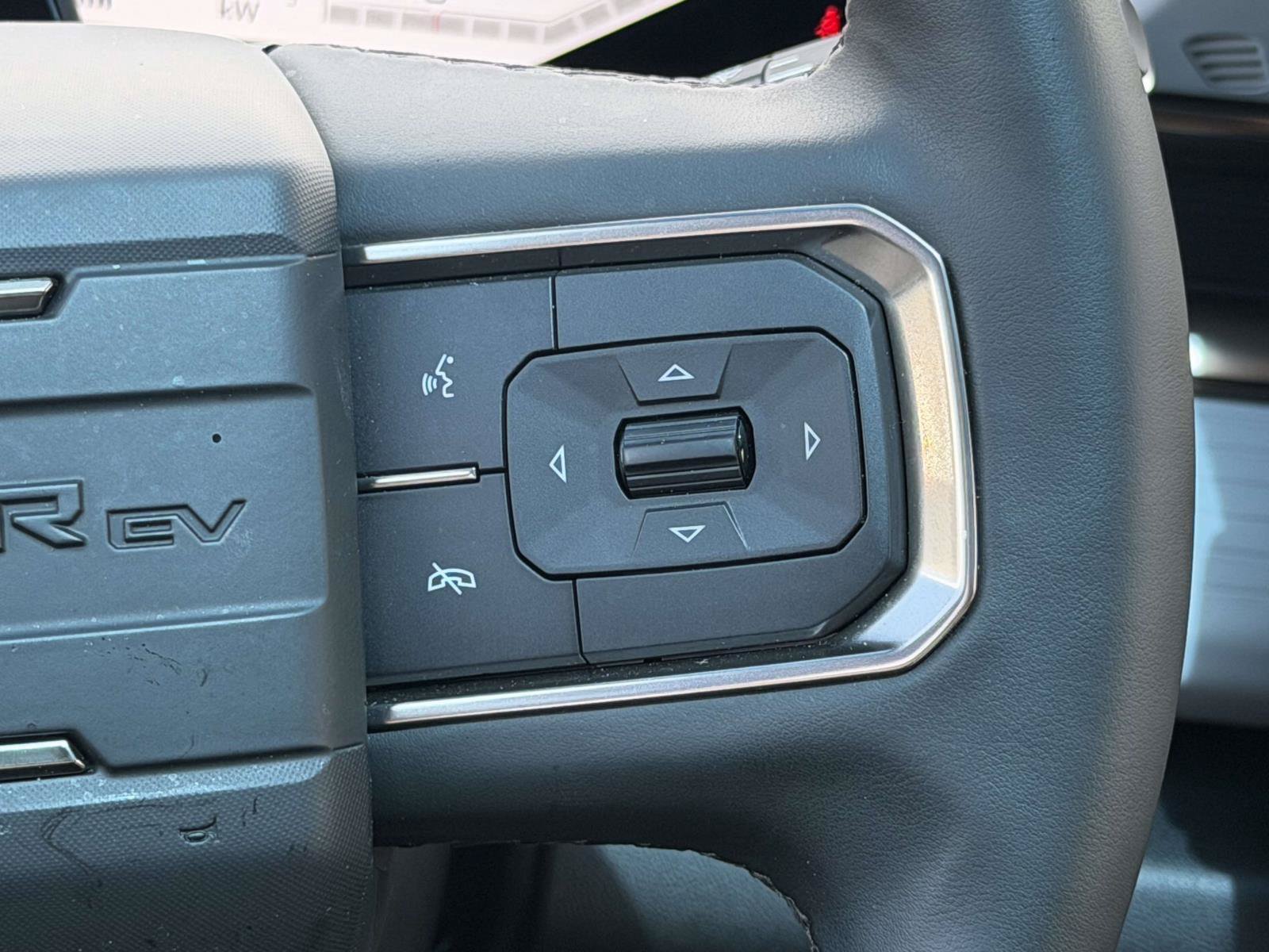 Used 2024 GMC Hummer EV 3X w/ Omega Edition AWD/4WD image 15