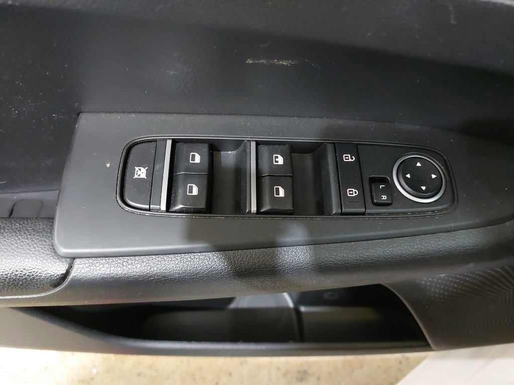 Used 2023 Kia Forte LXS image 29