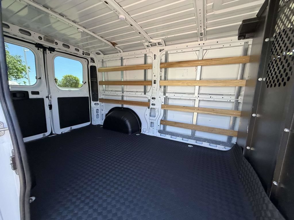 Used 2026 RAM ProMaster 2500 w/ Convenience Group FWD image 15