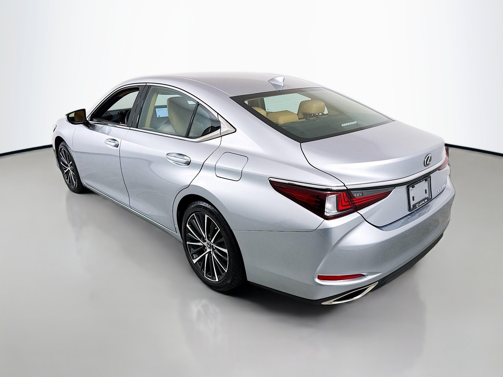 Certified 2023 Lexus ES 350 w/ Premium Package image 5