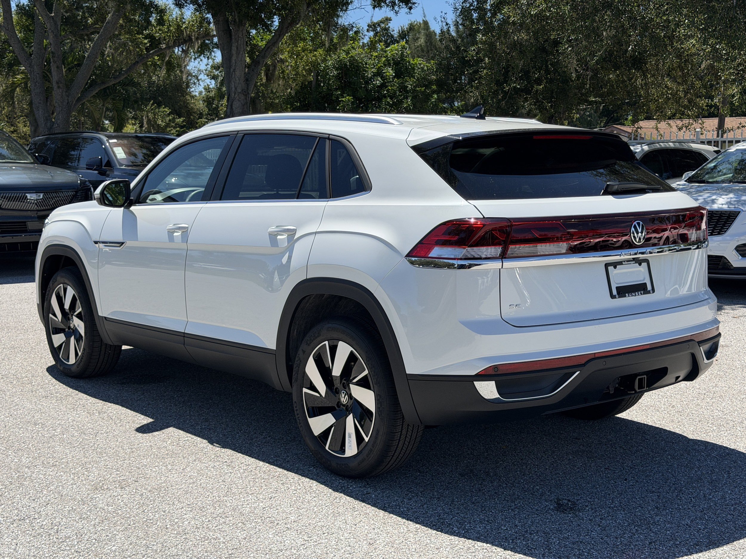 New 2026 Volkswagen Atlas Cross Sport SE FWD image 5