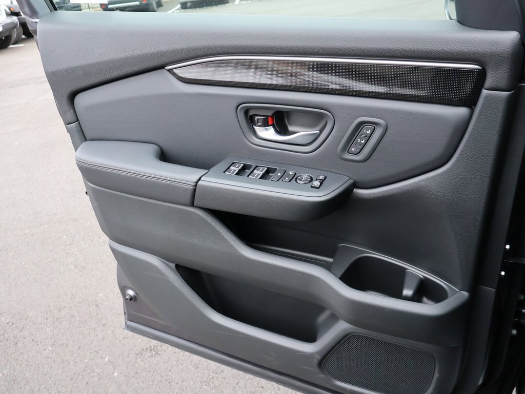 Certified 2025 Honda Pilot Elite image 33
