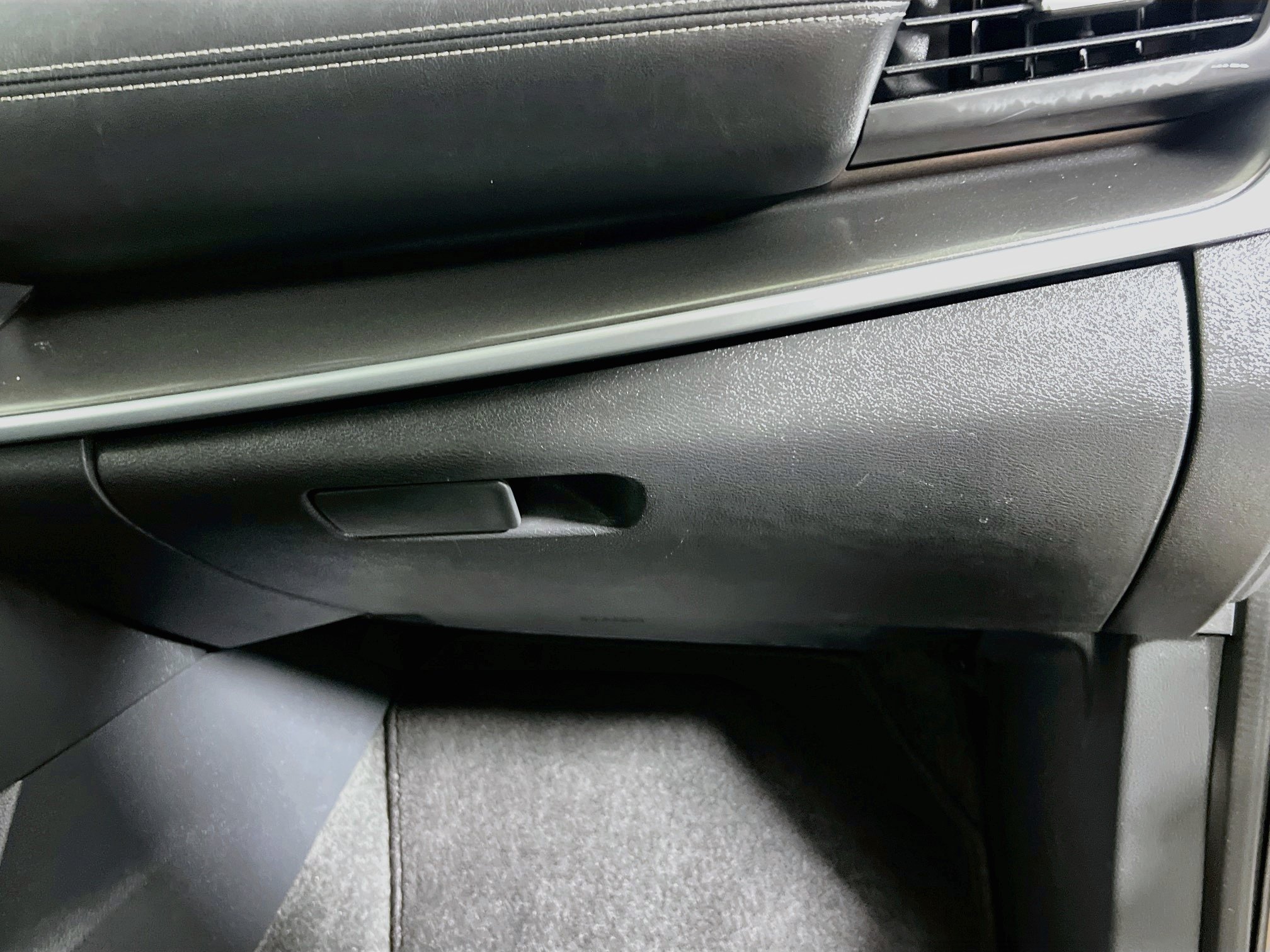 Used 2025 Nissan Rogue SV FWD image 34