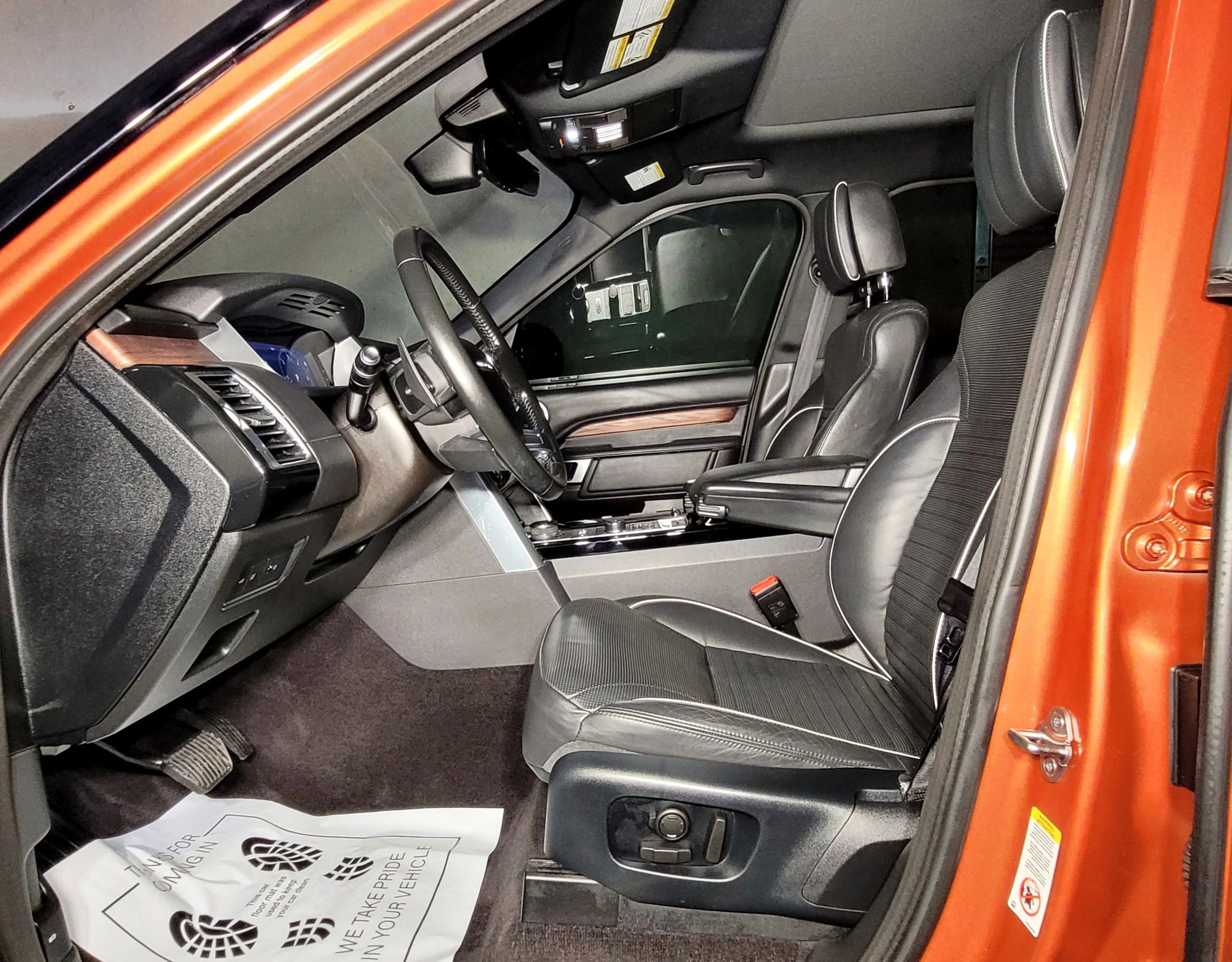 Used 2018 Land Rover Discovery HSE Luxury image 25