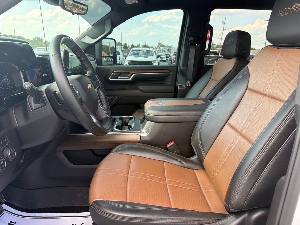 Used 2025 Chevrolet Silverado 2500 High Country w/ High Country Premium Package AWD/4WD image 13
