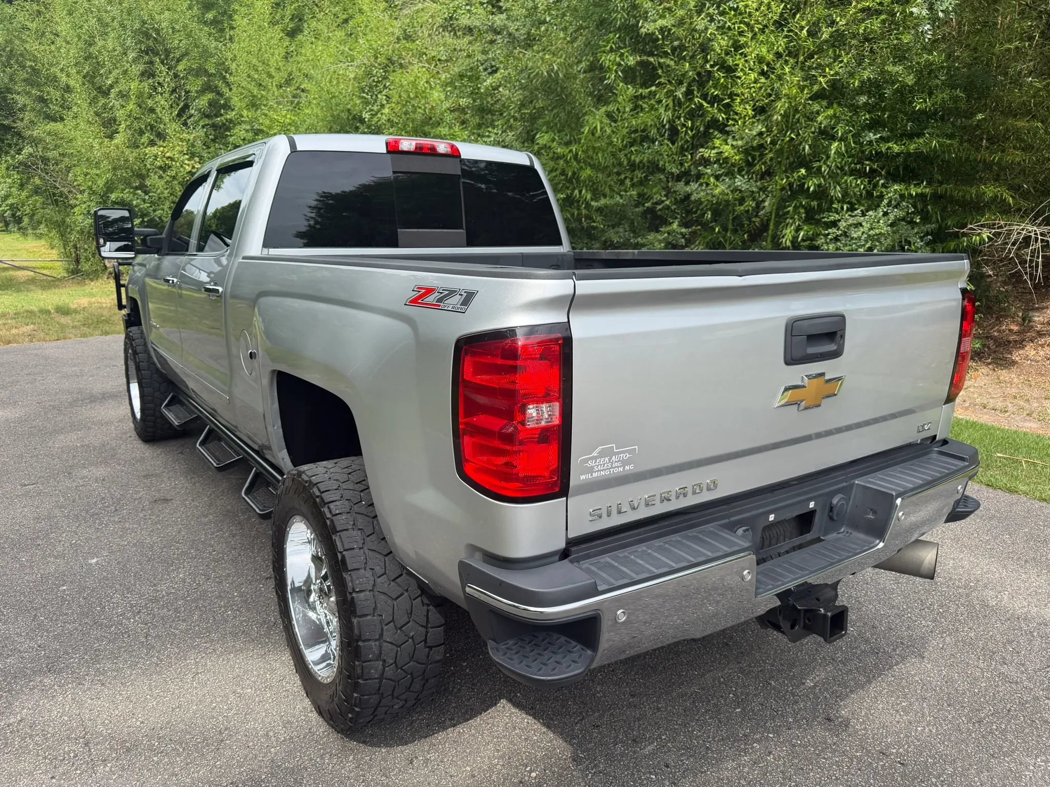 Used 2017 Chevrolet Silverado 2500 LTZ w/ Duramax Plus Package AWD/4WD image 8