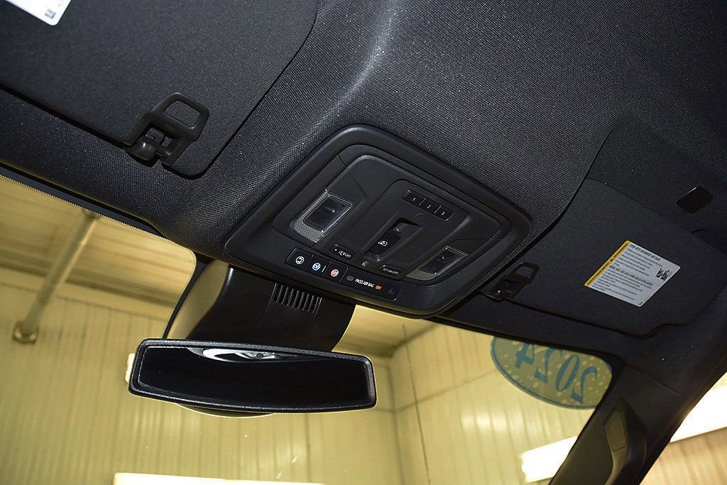 Used 2024 Chevrolet Silverado 1500 High Country w/ Z71 Off-Road Package image 28