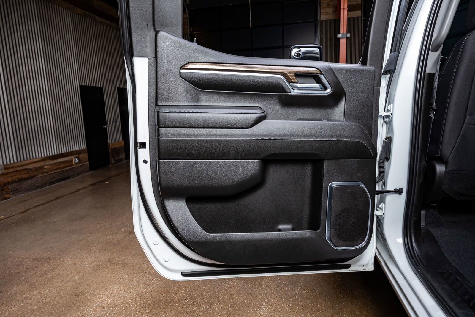 Used 2023 Chevrolet Silverado 1500 LT w/ Z71 Off-Road Package image 37