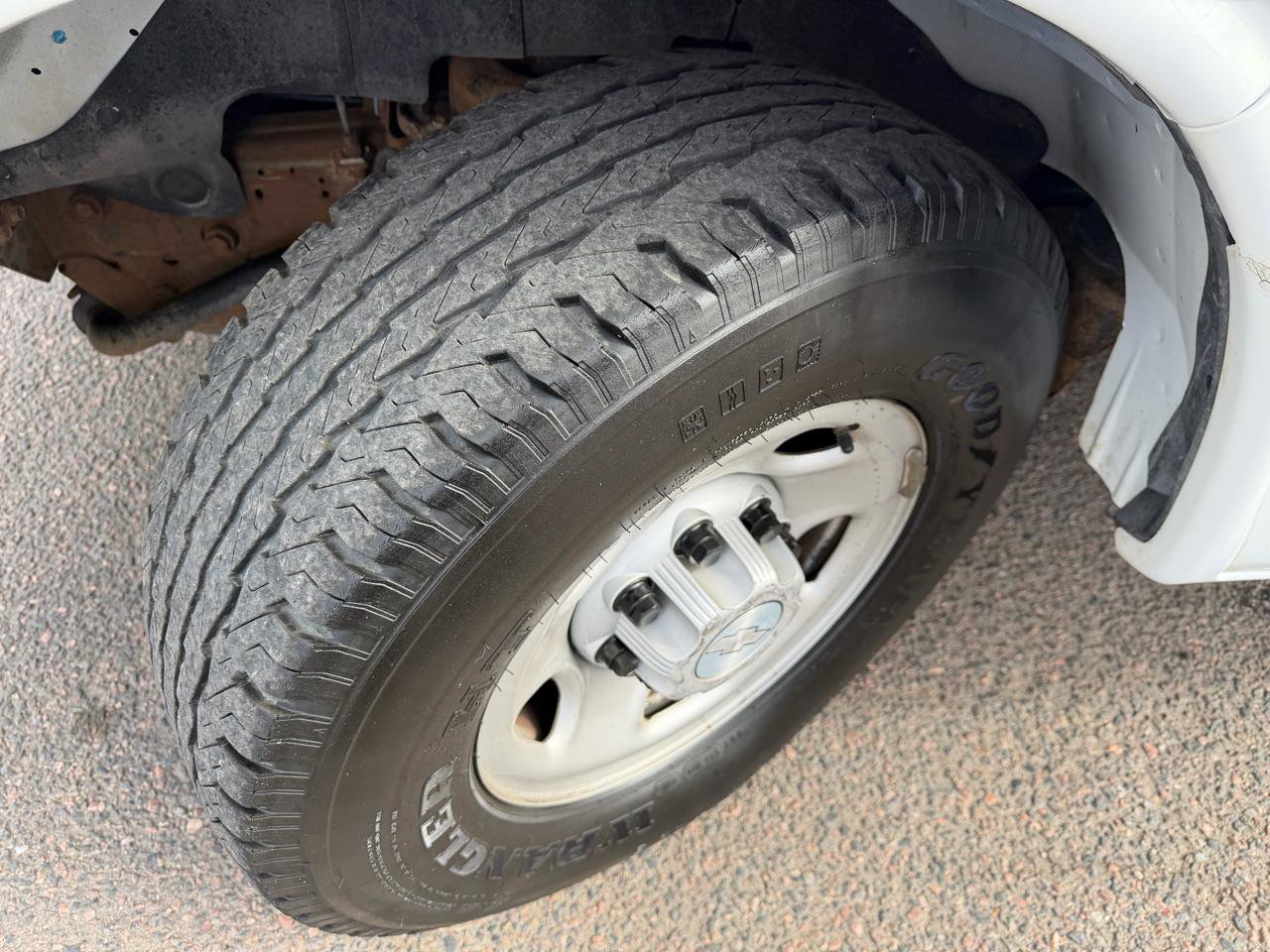 Used 2018 Chevrolet Express 2500 Extended w/ Driver Convenience Package image 31