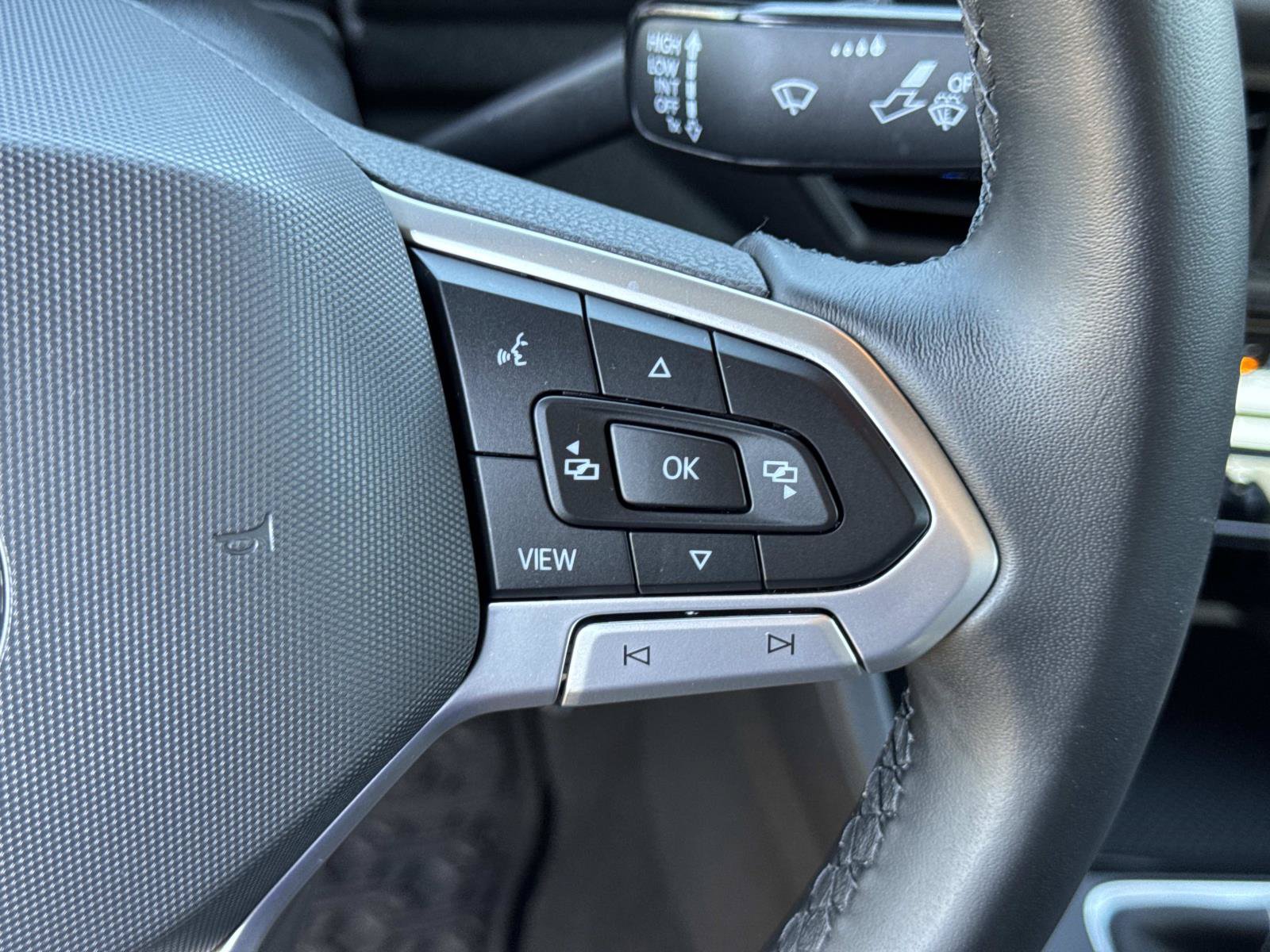 Certified 2025 Volkswagen Jetta Sport FWD image 12