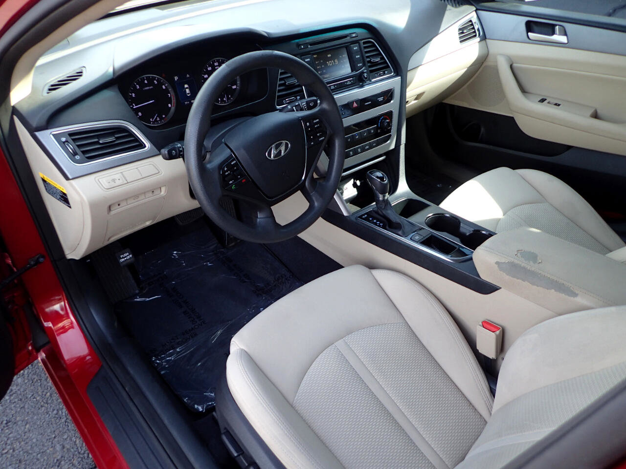 Used 2015 Hyundai Sonata SE w/ Option Group 09 FWD image 9