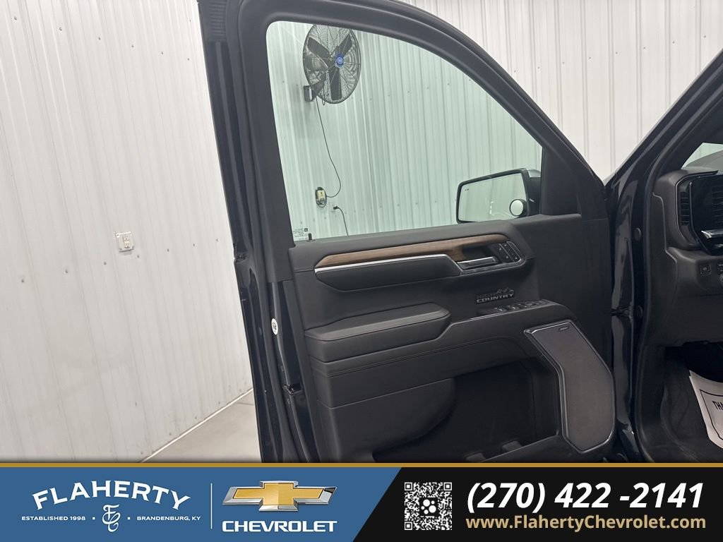 Used 2024 Chevrolet Silverado 1500 High Country w/ Technology Package image 8
