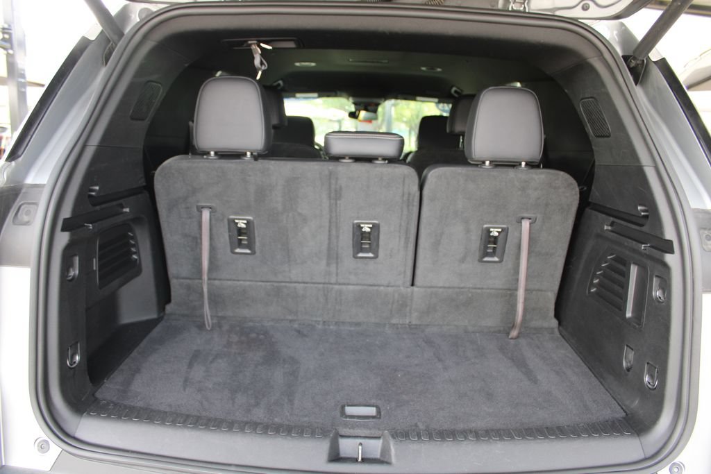 Used 2025 Chevrolet Traverse LT AWD/4WD image 57