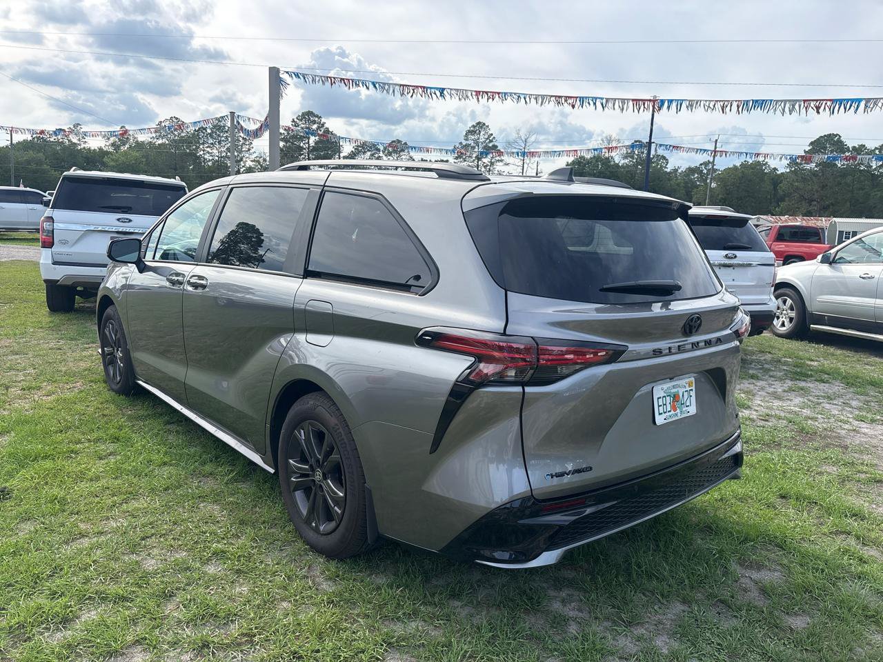 Used 2026 Toyota Sienna XSE AWD/4WD image 7
