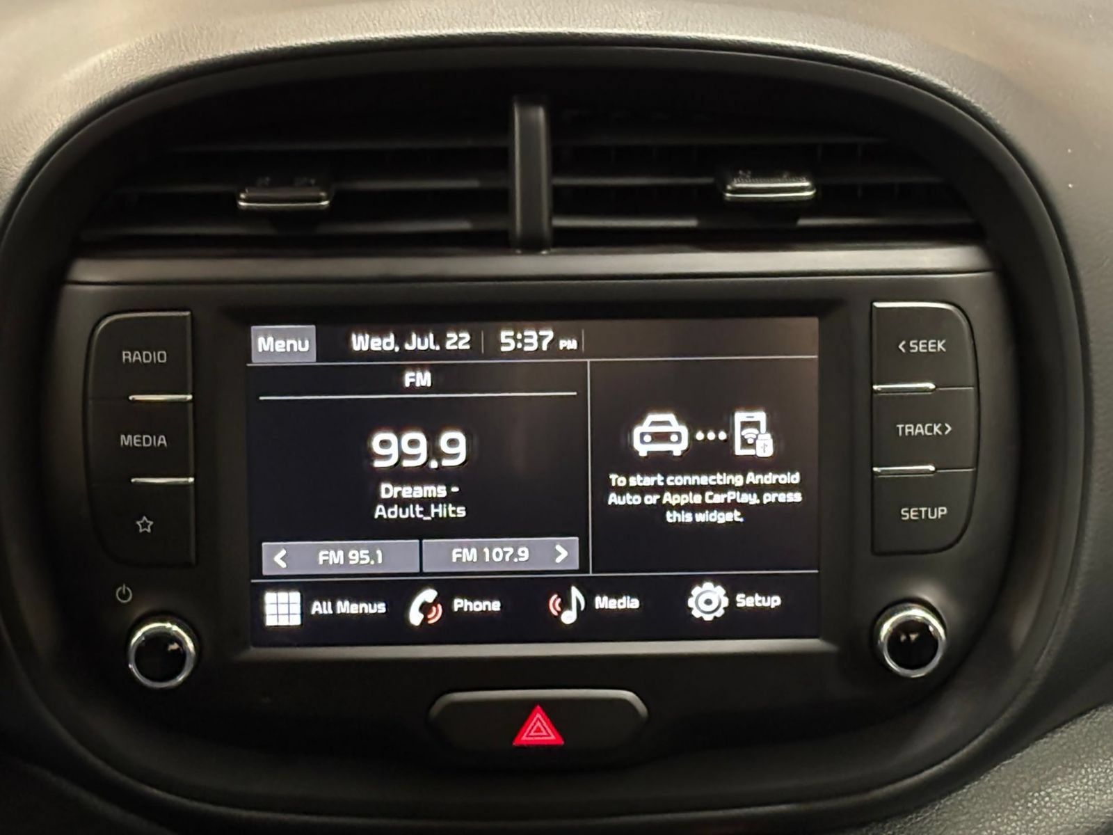 Used 2025 Kia Soul LX w/ LX Technology Package FWD image 16