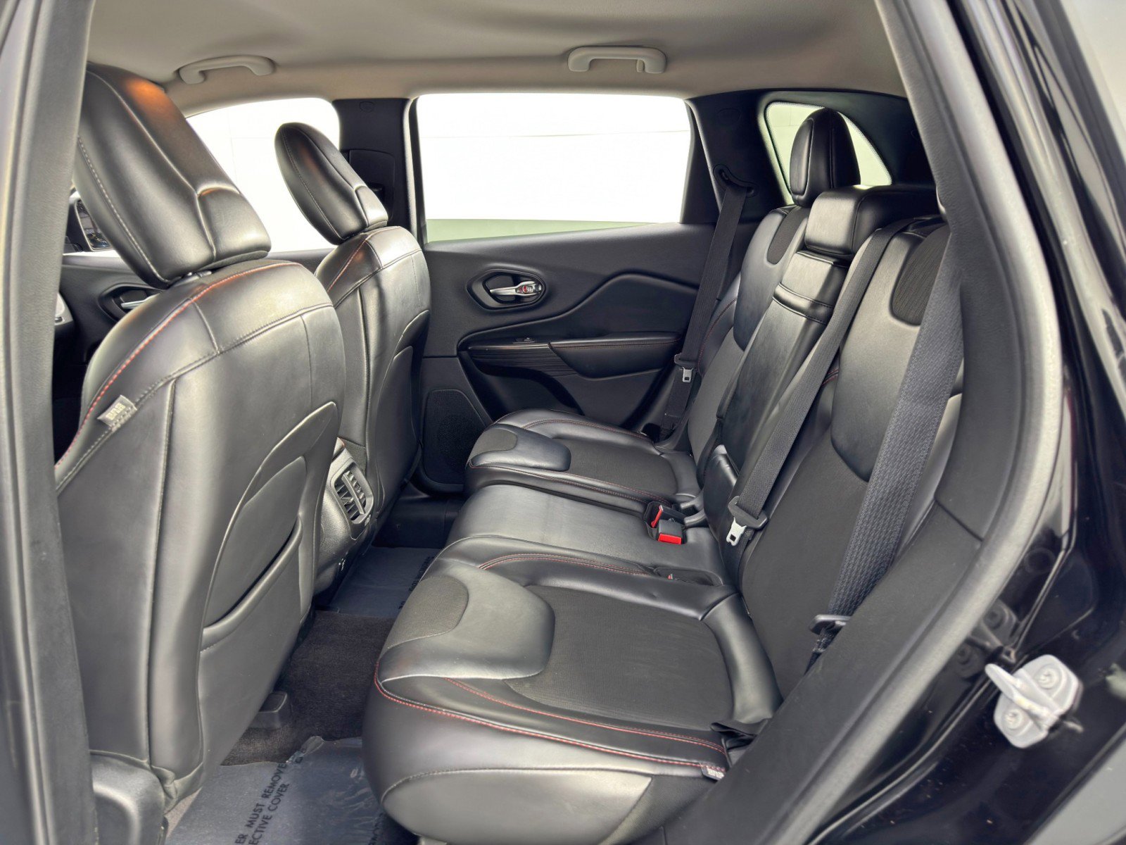 Used 2017 Jeep Cherokee Trailhawk w/ Cold Weather Group image 37