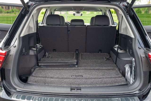 Used 2023 Volkswagen Tiguan SE FWD image 33