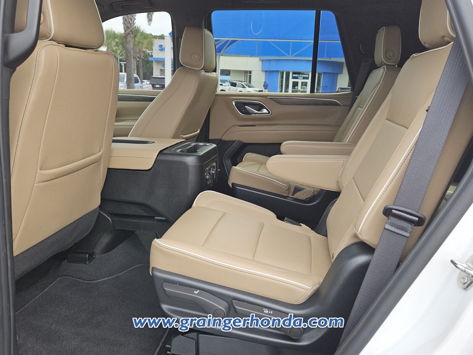 Used 2023 Chevrolet Tahoe Premier AWD/4WD image 11