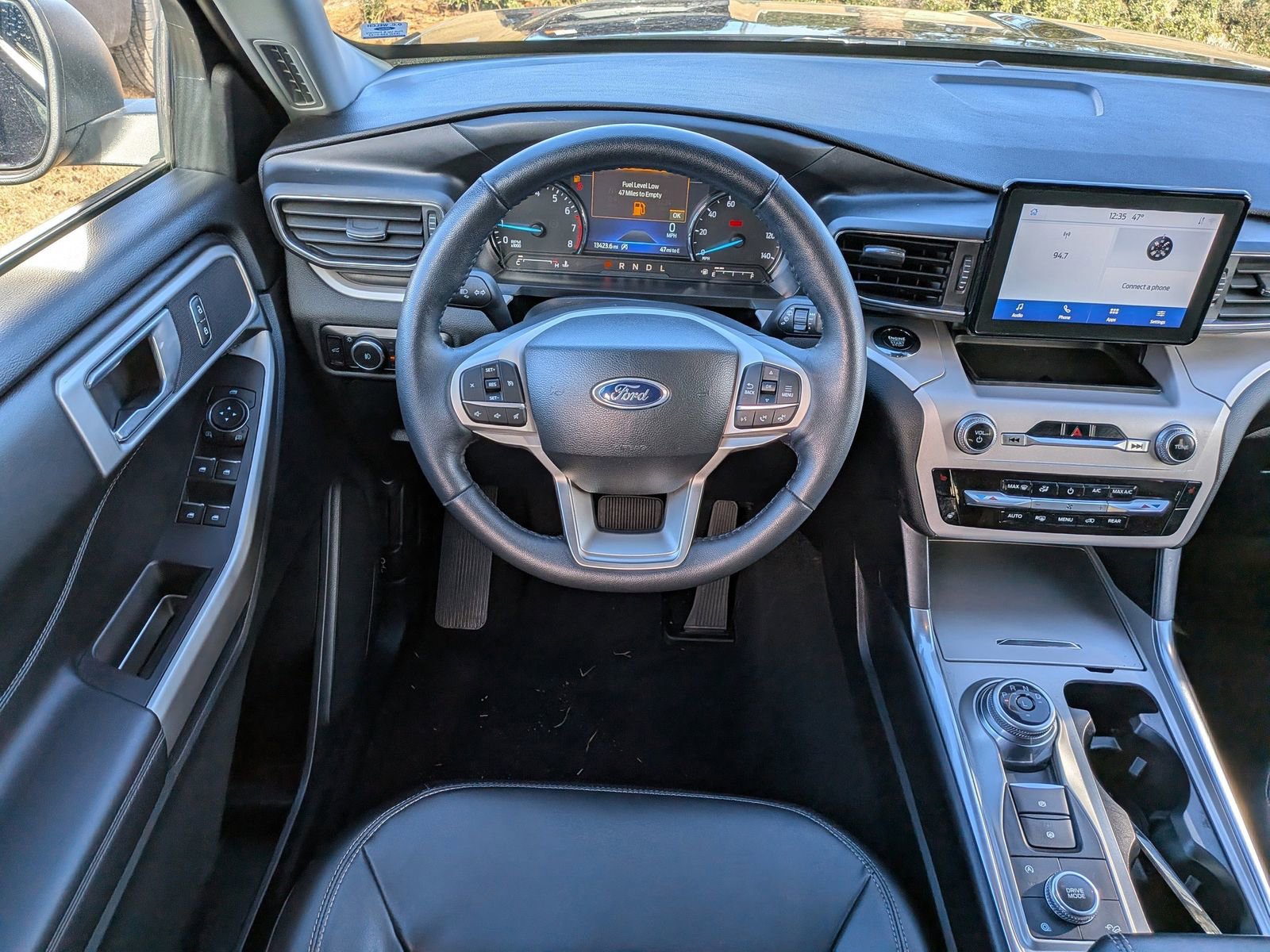 Certified 2023 Ford Explorer XLT w/ Equipment Group 202A AWD/4WD image 18