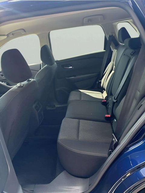 Used 2025 Nissan Rogue SV FWD image 7