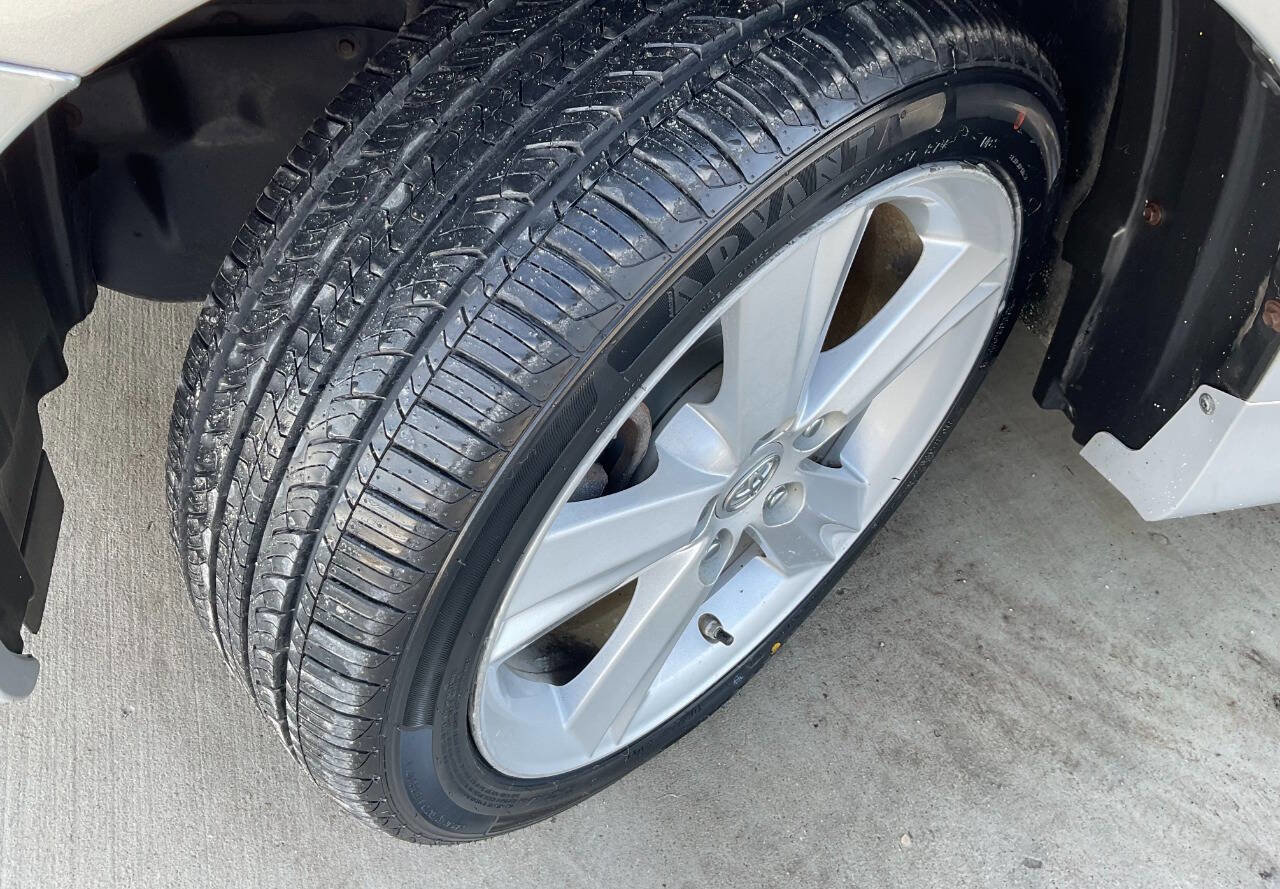 Used 2009 Toyota Matrix S image 32