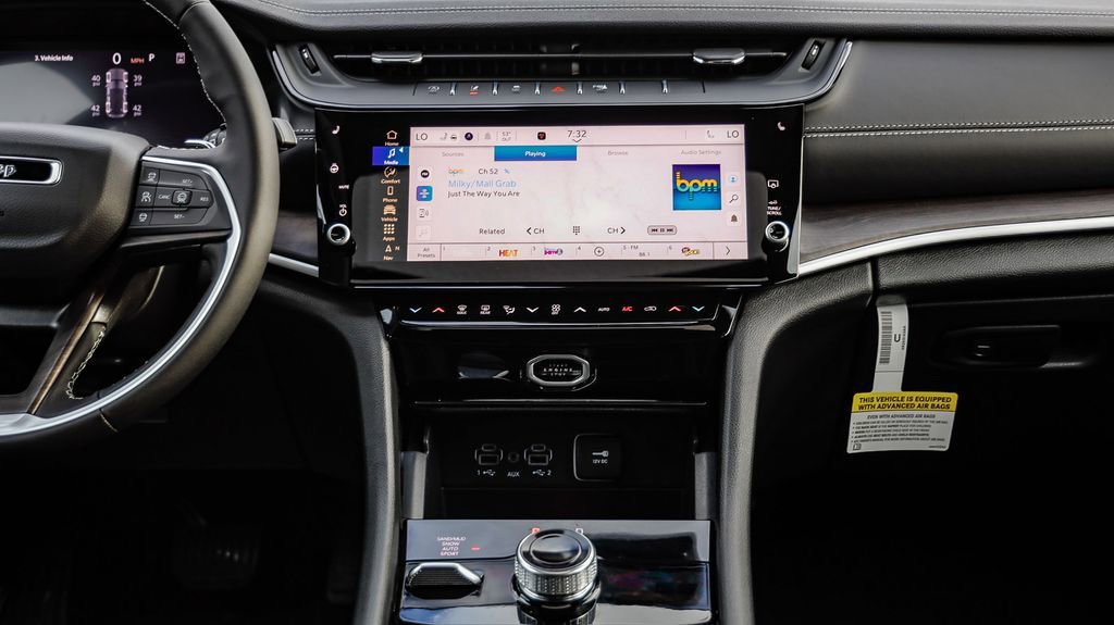 New 2026 Jeep Grand Cherokee Limited AWD/4WD image 16