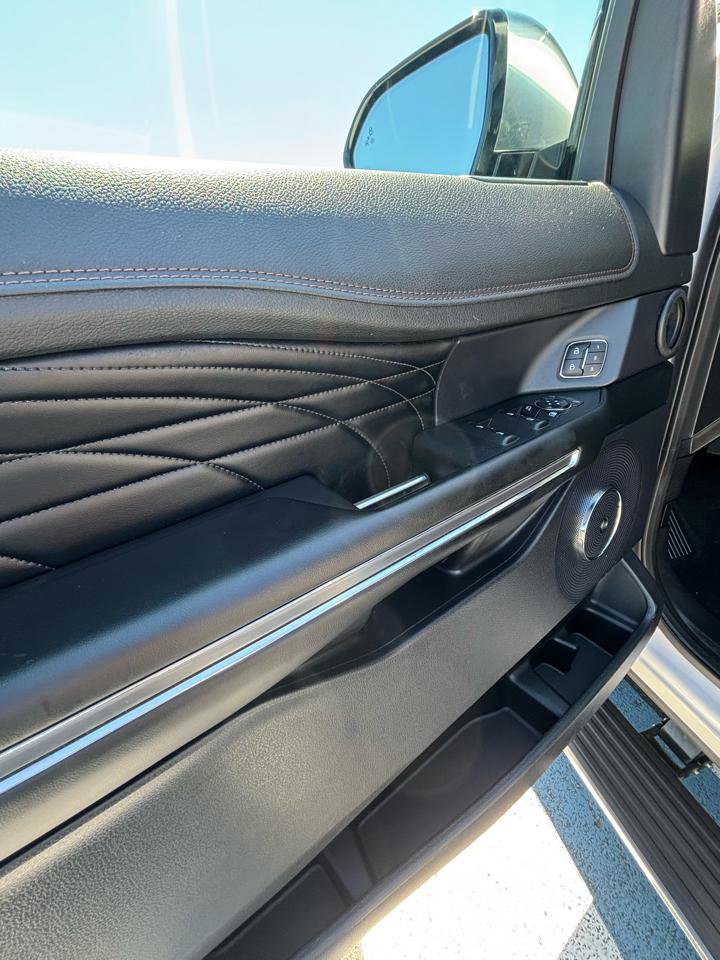 Used 2019 Ford Expedition Platinum AWD/4WD image 13