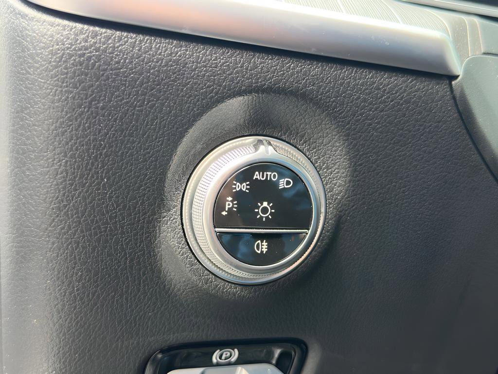 Used 2023 Mercedes-Benz C 300 Sedan image 36