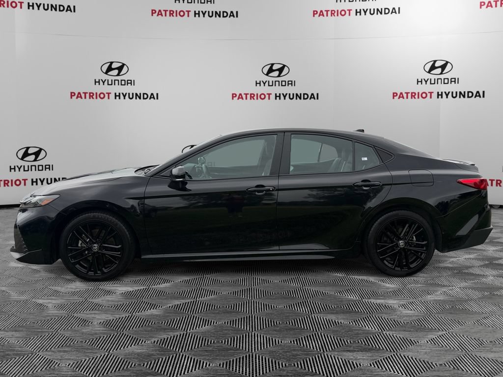 Used 2025 Toyota Camry SE FWD image 6