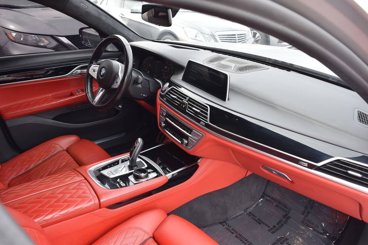 Used 2022 BMW M760i xDrive w/ Luxury Rear Seating Package image 36