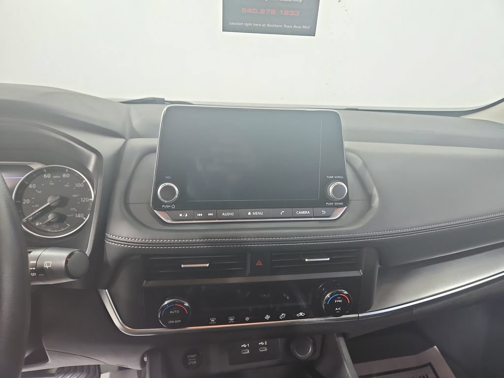 Used 2024 Nissan Rogue SV FWD image 19
