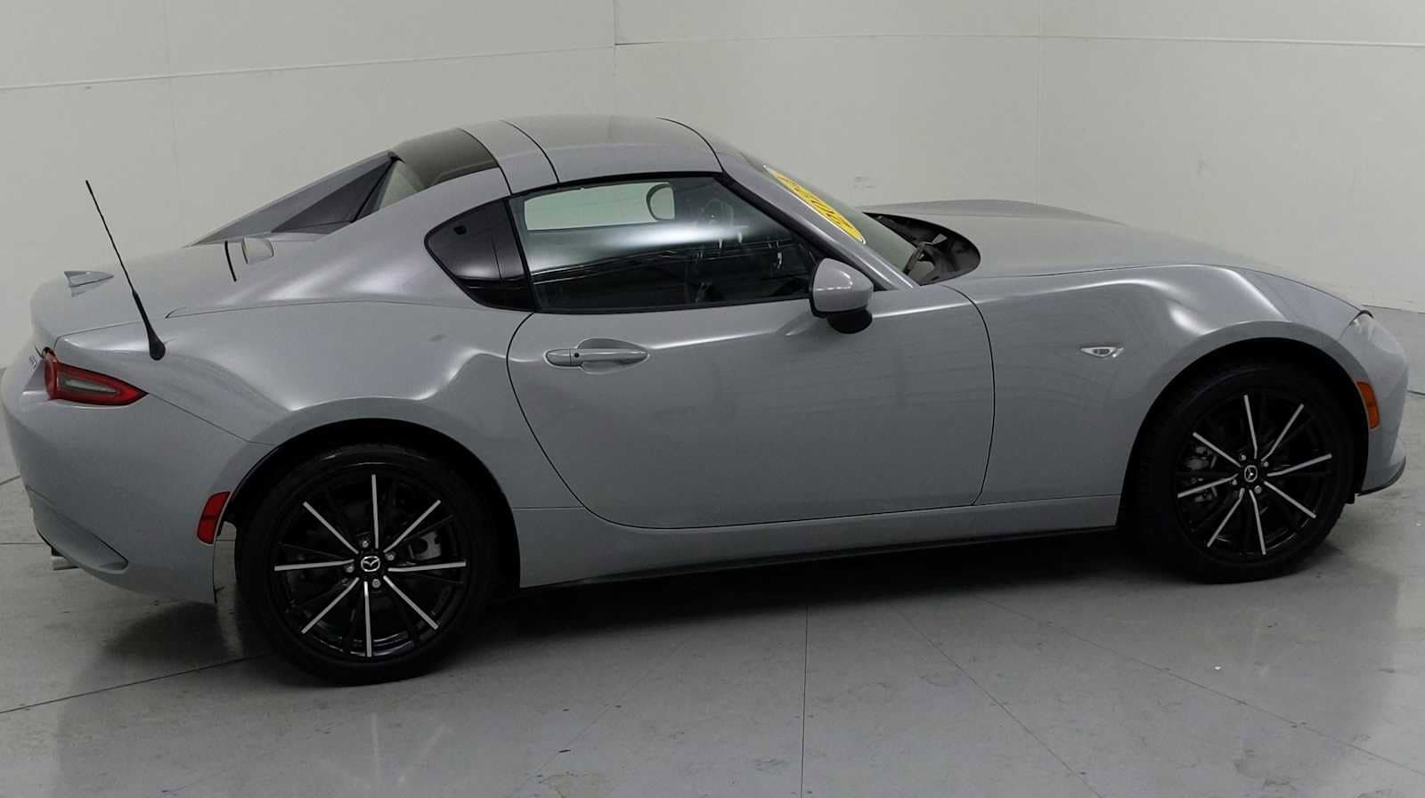 Used 2024 MAZDA MX-5 Miata RF Grand Touring RWD image 11