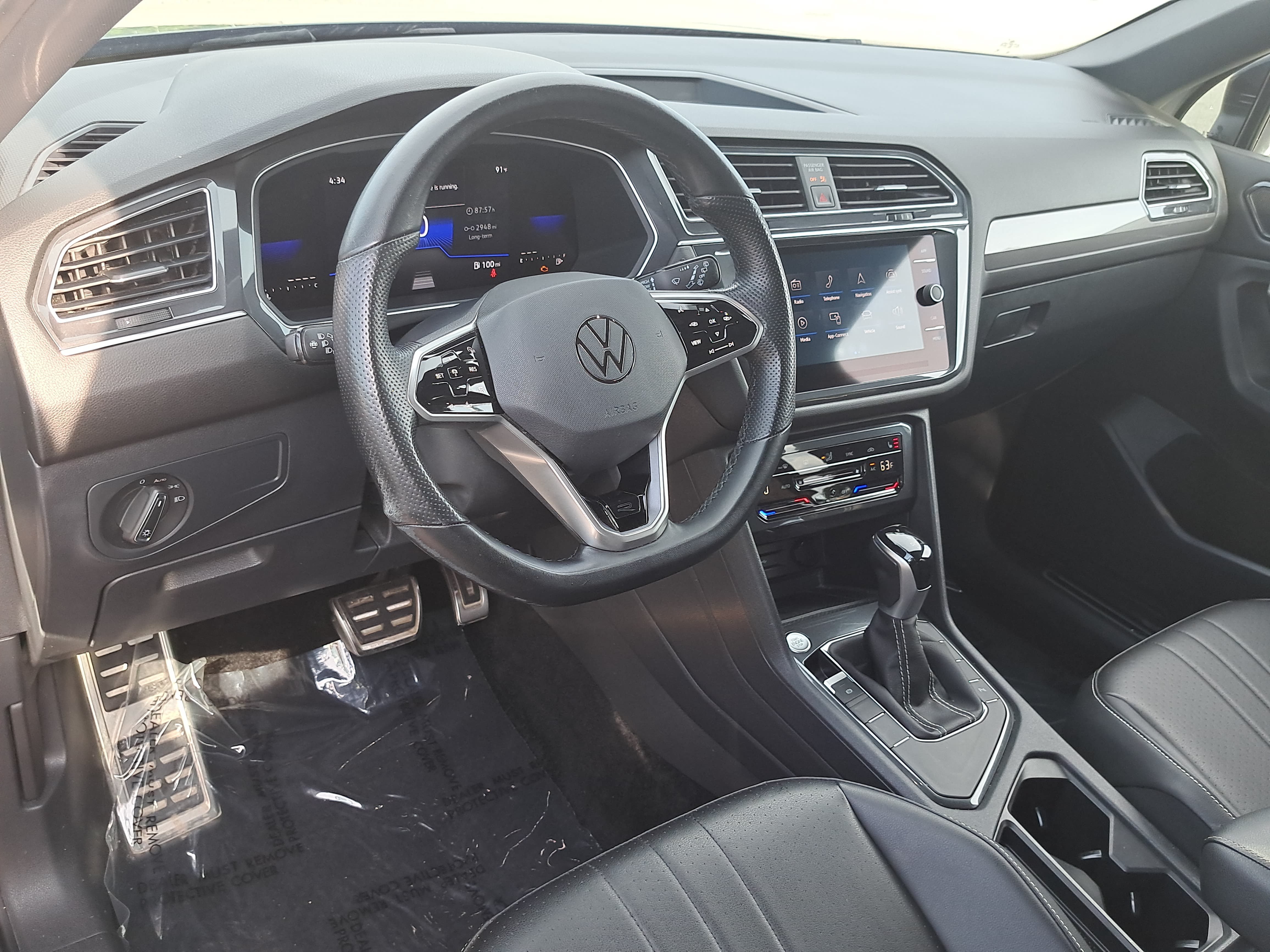 Used 2023 Volkswagen Tiguan SE R-Line FWD image 16