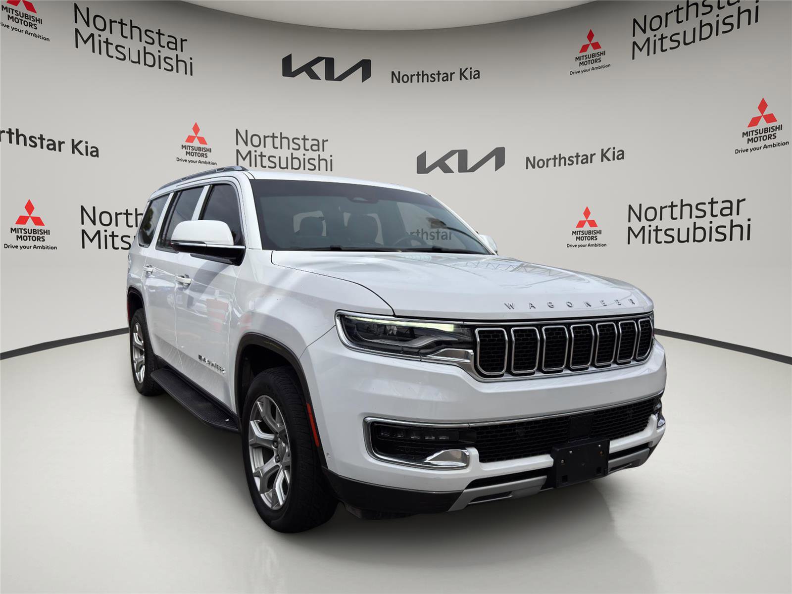 Used 2022 Jeep Wagoneer Series II AWD/4WD image 5