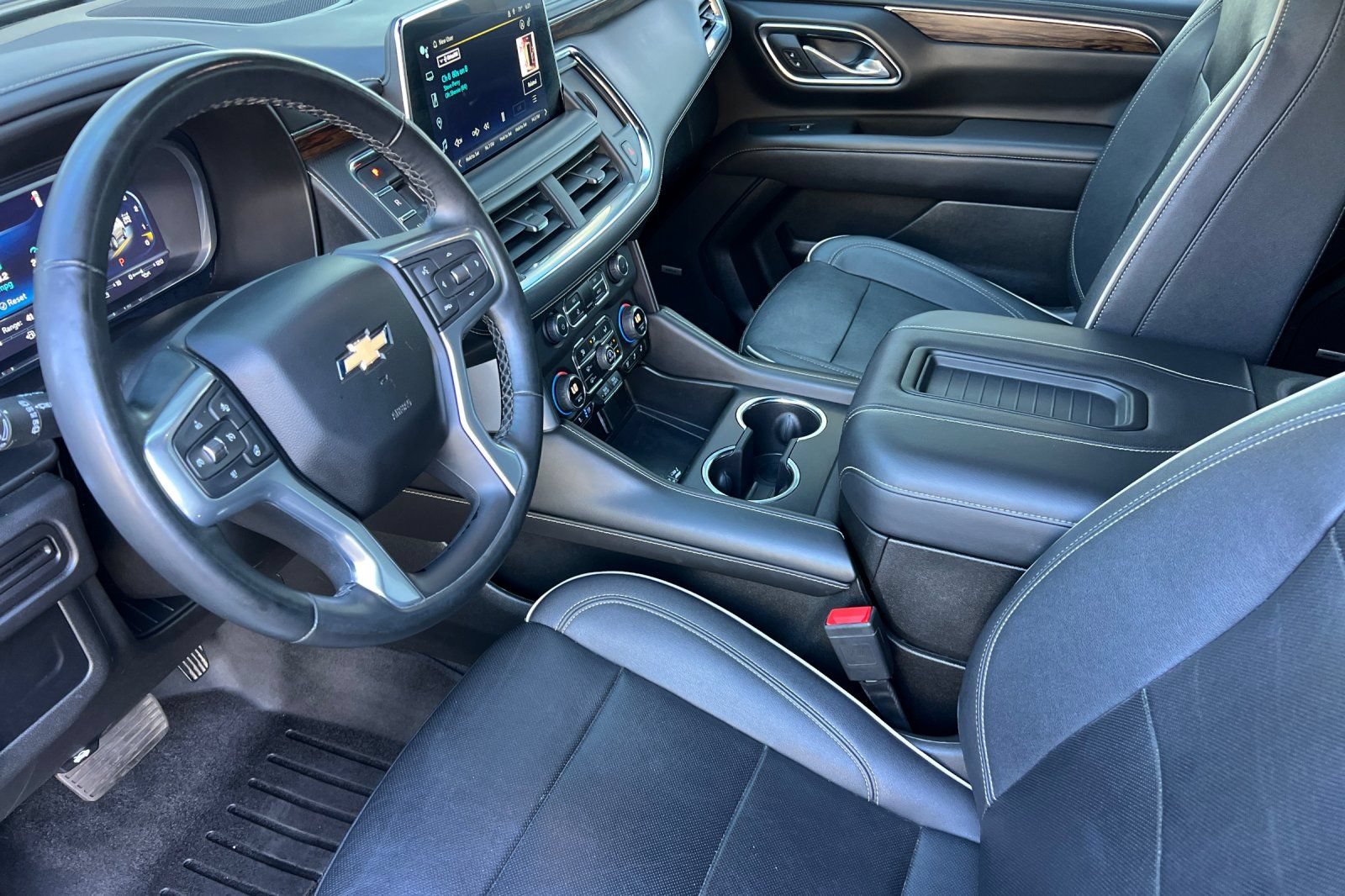 Used 2023 Chevrolet Suburban Premier AWD/4WD image 11