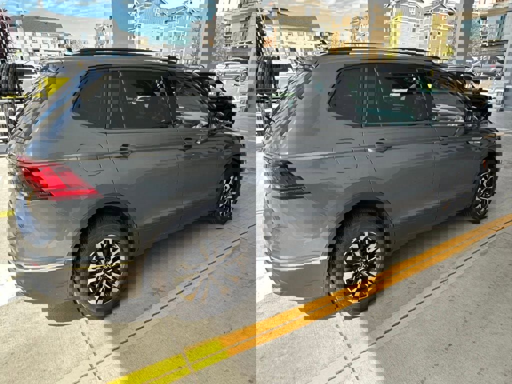 Used 2023 Volkswagen Tiguan S FWD image 7