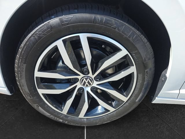 New 2027 Volkswagen Jetta SE FWD image 9