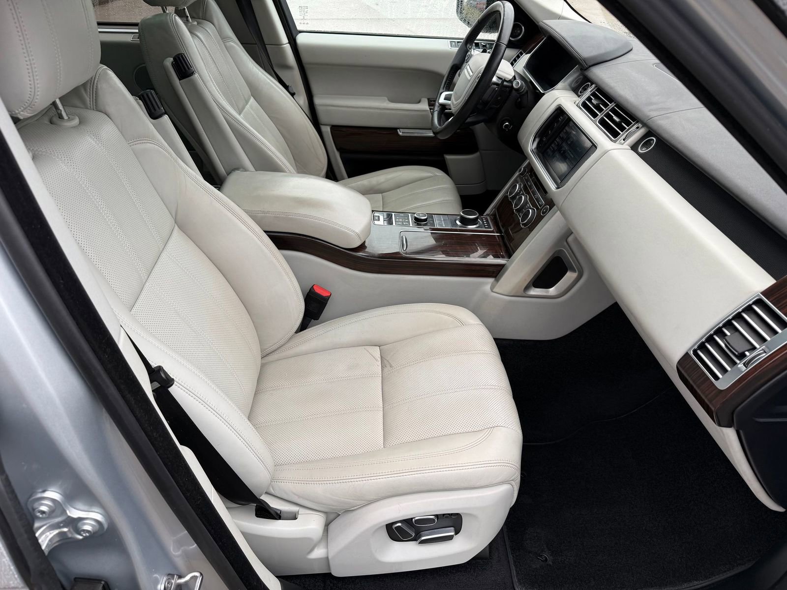 Used 2015 Land Rover Range Rover Long Wheelbase Supercharged image 30