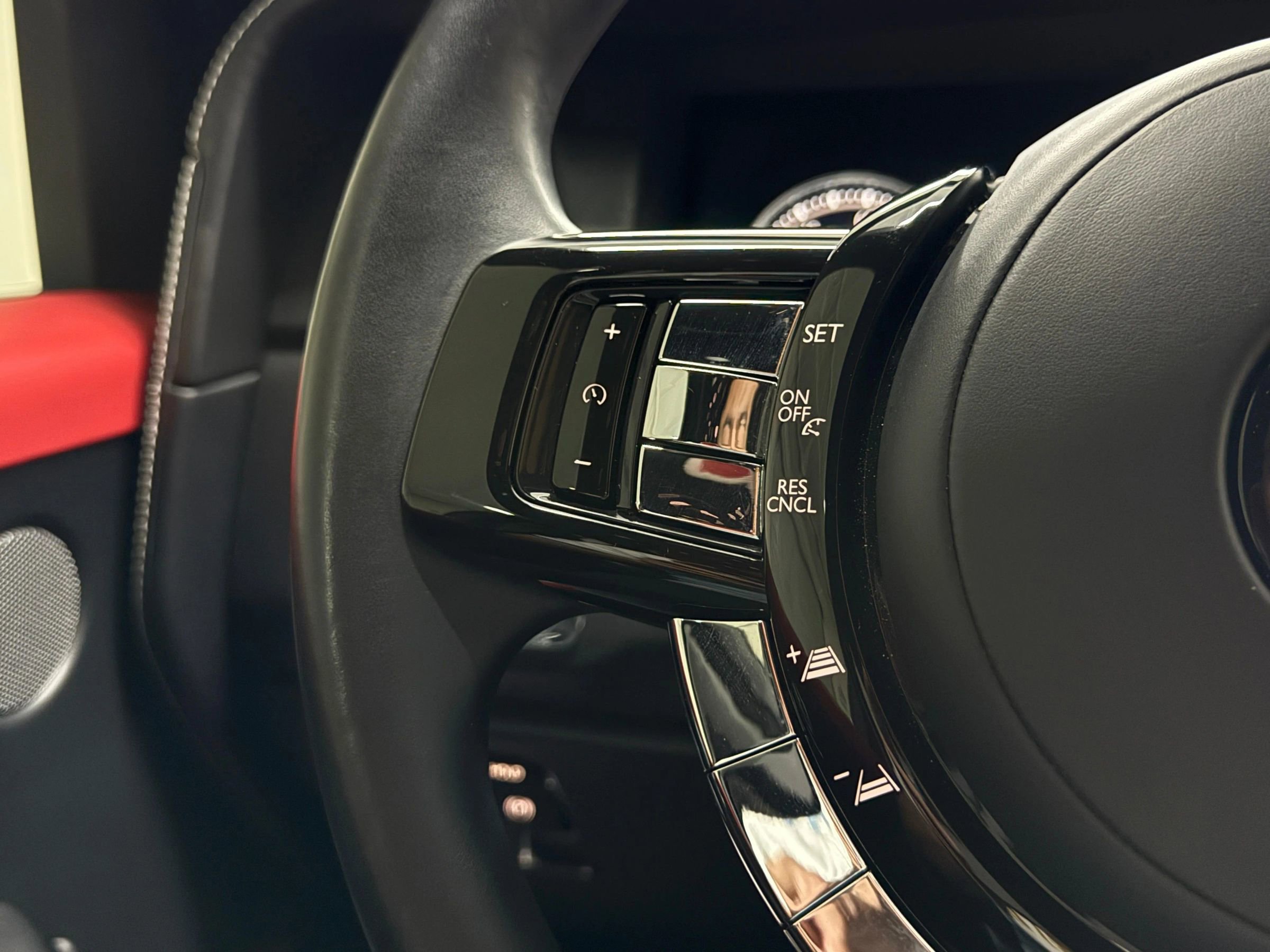 Used 2020 Rolls-Royce Cullinan image 17