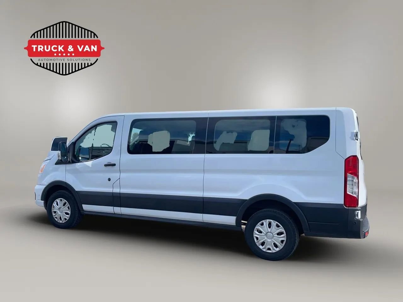 Used 2021 Ford Transit 350 XLT RWD image 3
