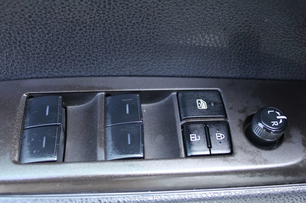 Used 2023 Toyota Camry SE FWD image 23