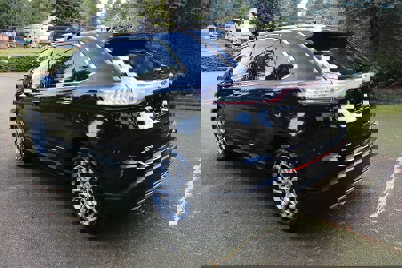 Used 2016 Ford Edge Titanium image 4